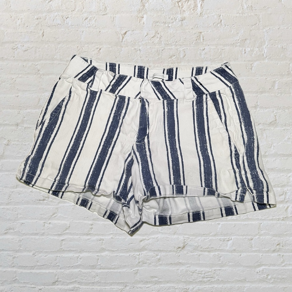 New York and Company stretch twill shorts